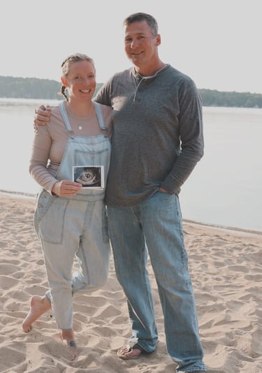 pregnancy announcement, photoshoot, lifestyle