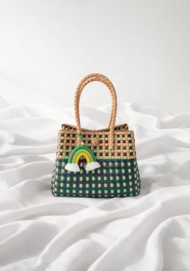 Handmade recycled plastic woven tote bag green natural combination sustainable handbag Craftvitas Indonesia