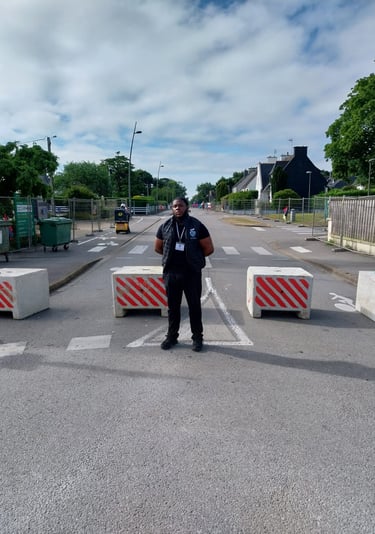 un agent de sécurité SEYF durant un gardiennage à REnnes en Bretagne