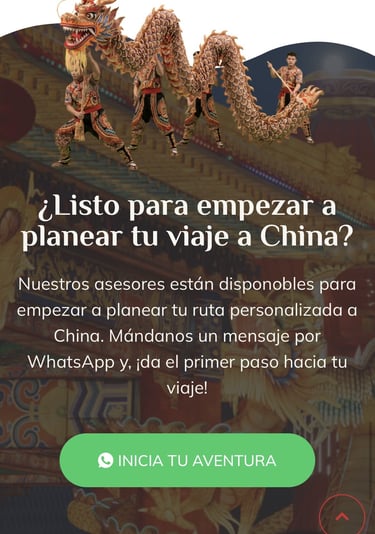 Tänzer führen einen traditionellen chinesischen Drachentanz für ein China-Reisebüro