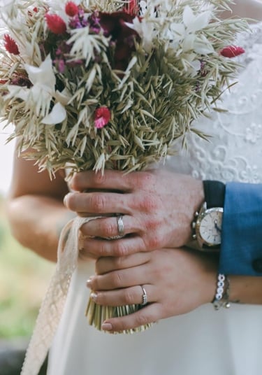 bouquet marié décoration mariage par Artisan Fleuriste Ergué-Gabéric proche de Quimper