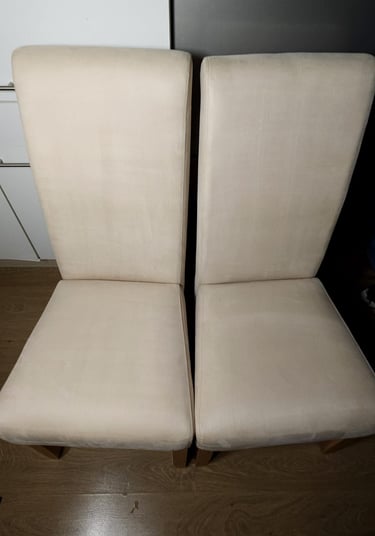 Stuhl vor und nach der Reinigung