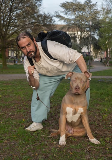 Reinhard Mokros: Mann mit Hund