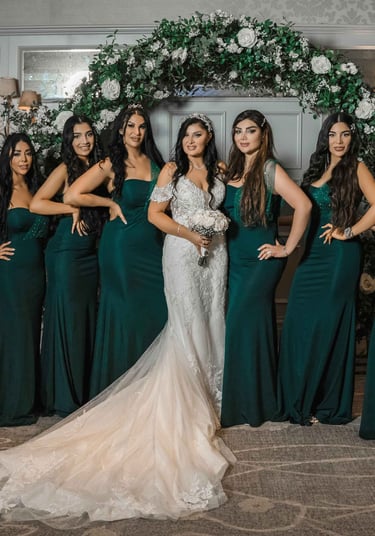 Bride with bridesmaids in green dresses, shot by Fred Art Studio