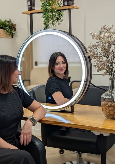 Nina presentando su salón en Griñón, Madrid