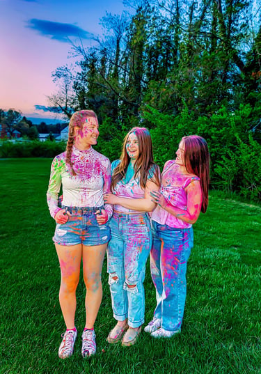 Paint Powder senior pictures by Lancaster PA senior picture photographer. Lititz Pa senior rep team