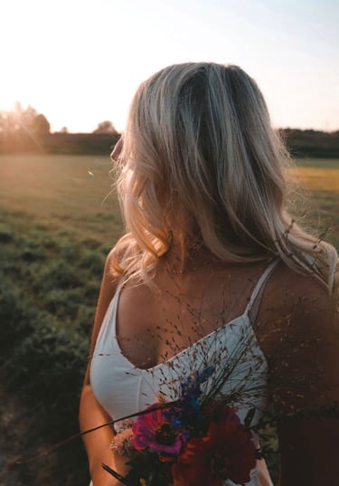 sunset, flowers, lifestyle photoshoot