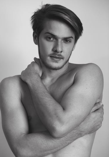 fotografia-de-moda-retrato-de-modelo-em-estúdio-por-Gustavo-Rodrigues