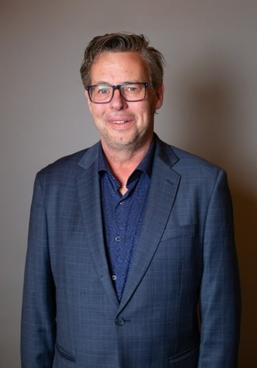 anthony dickinsen headshot