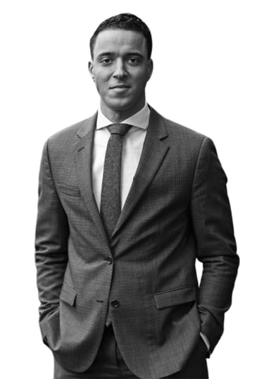 Op de foto zie je Jeffrey Touw, de eigenaar van Touw Legal, een deskundig juridisch adviseur.