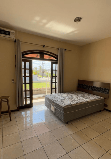 quarto 1 do apartamento com uma cama