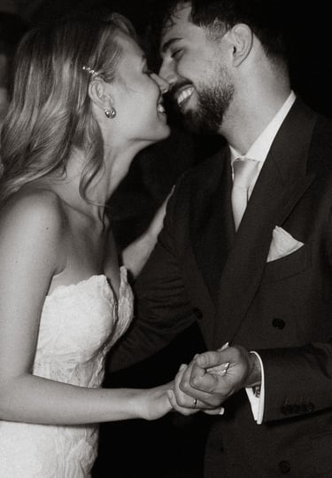 bester hochzeitsfotograf für natürliche warme hochzeitsfotos in wiener neustadt sophie sara fotografie gute bewertungen b&w 