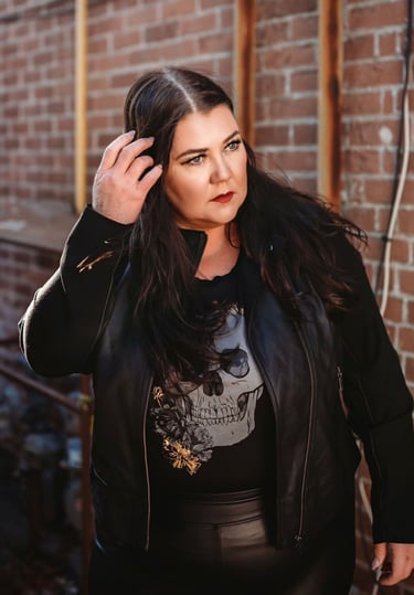 A picture of the YouTube Content Creator Helena The Scribe or Helena Thompson