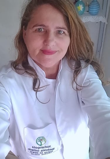 a woman in a white shirt and white shirt