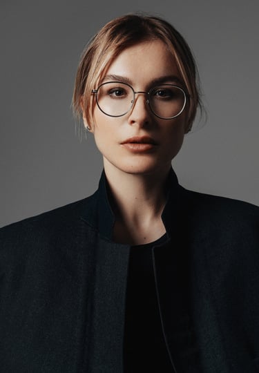 Business headshot of a marketing consultant in Barcelona