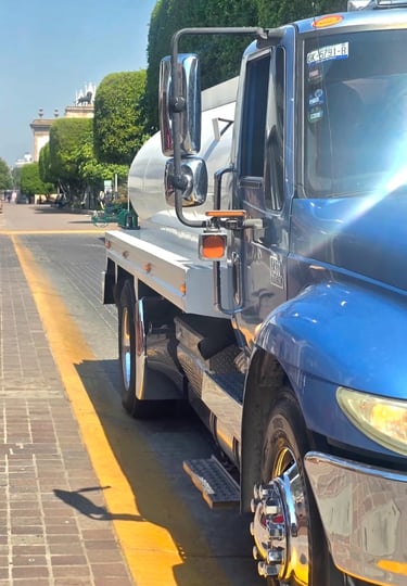 Servicio de pipa de agua en el centro de león Guanajuato México