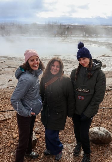 islanda-geyser-ragazze