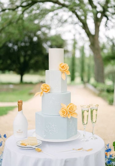 luxury wedding cake in provence