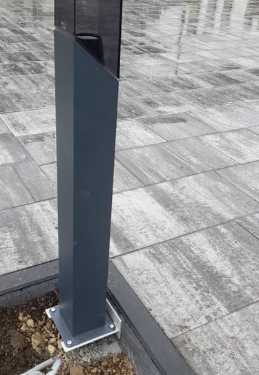 Lámpaoszlop tartó, kis fémszerkezet, kültérre az Arton Steel-től