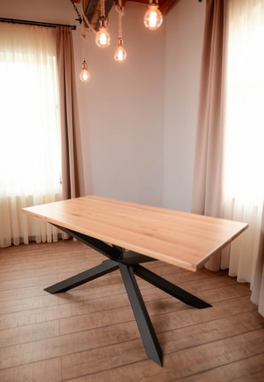Masszív, keményfából készült, stabil ebédlőasztal az Arton Steel műhelyéből