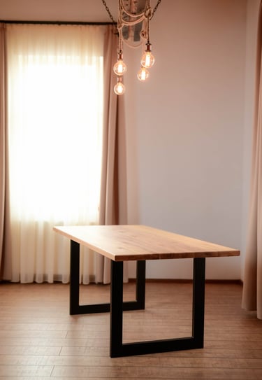Masszív, keményfából készült, stabil ebédlőasztal az Arton Steel műhelyéből
