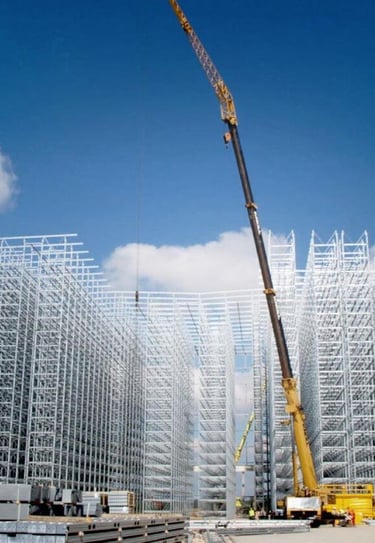 metalowa konstrukcja hali centrum dystrybucji Ikea 