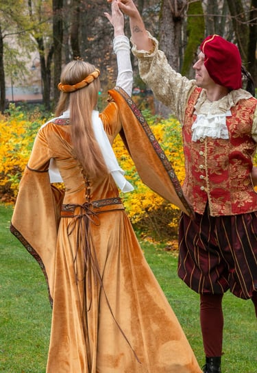 Moteriška viduramžių suknelė, moteriška viduramžių apranga, vyriškas Renesanso kostiumas