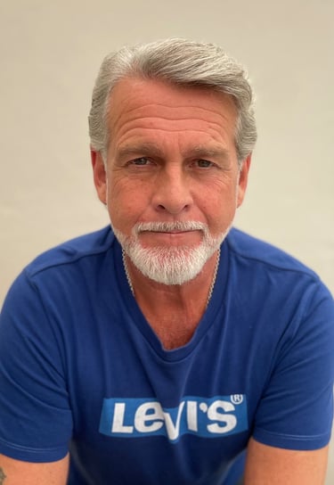 Chris Gill of ChrisGillGallery, artist and painter