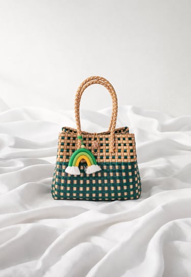 Handmade recycled plastic woven tote bag green natural combination sustainable handbag Craftvitas Indonesia