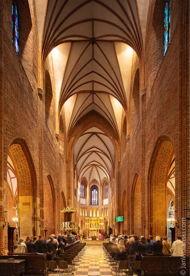 Wnętrze Katedry Poznańskiej