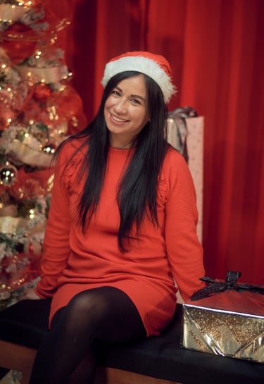 Chica en retrato navideño