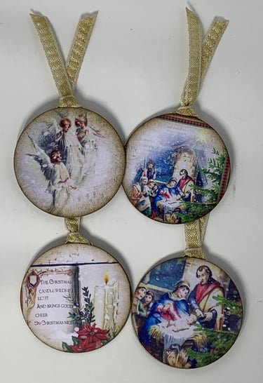 Christmas hidden paper clip