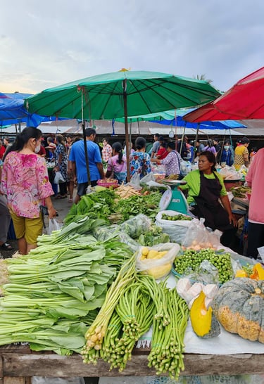 ตลาดนัด ฝนทอง (Talat Nat Fontok), Chumphon