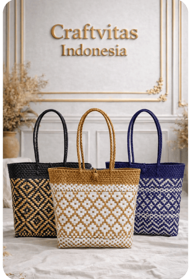 Tas anyaman plastik motif batik handmade khas Indonesia dari Craftvitas Indonesia untuk souvenir dan hampers
