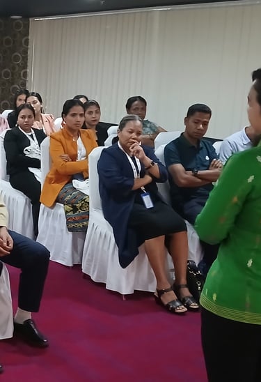 Landi Institute Participants Attending a Lecture Sharing Session