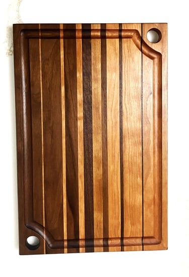 Wooden Cutting Board, Chesse Board, Charcuterie Board. Black walnut and Cherry Hardwoods. (Hardwood,