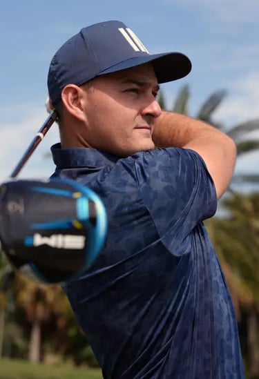 Santi Espinosa Golf Coach jugando.