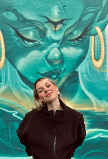 Ona Salvador, illustrator and muralist creating urban art.