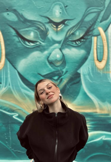 Ona Salvador, illustrator and muralist creating urban art.