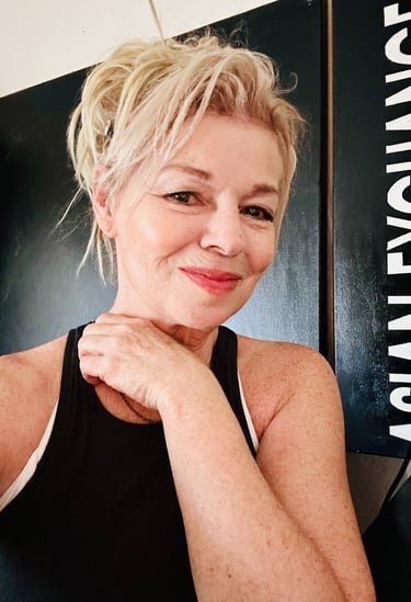 Intuitive tarot reader in Los Angeles CA 90038 and online worldwide