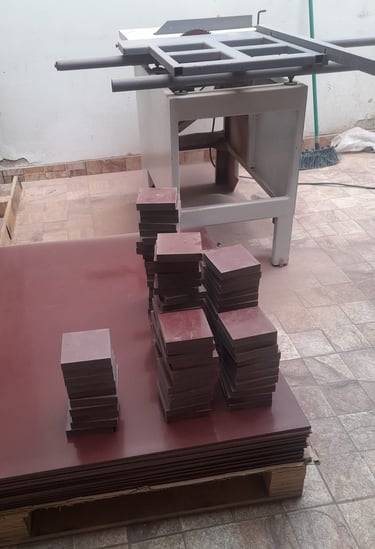 Chapa de celeron cortada em placas
