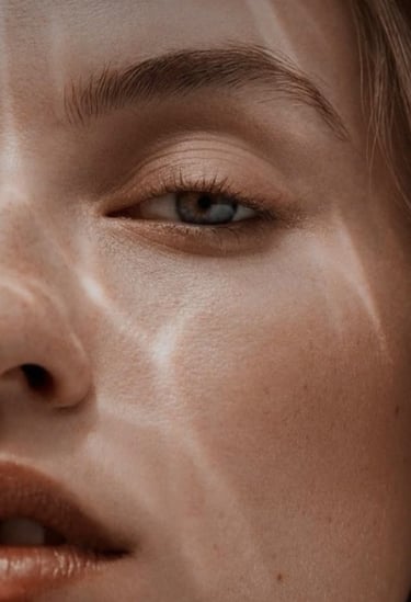 Eyelid surgery (blepharoplasty) explanation image from Macys Plastic Surgery.