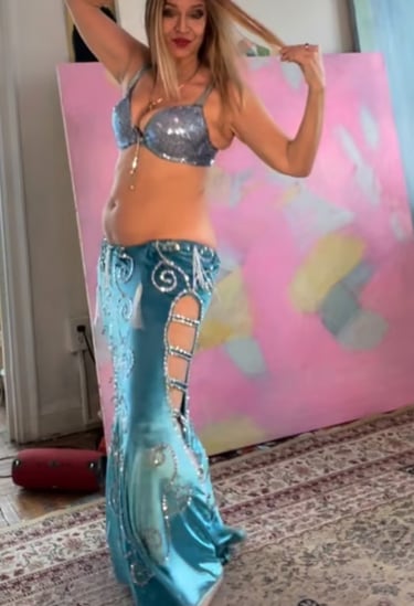 Shaemeen bellydance private class image — feminine bellydance fitness for confidence, movement, and fun home dance workouts.