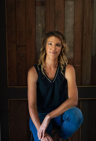 stella smith the outback girl with a floati imp4ct