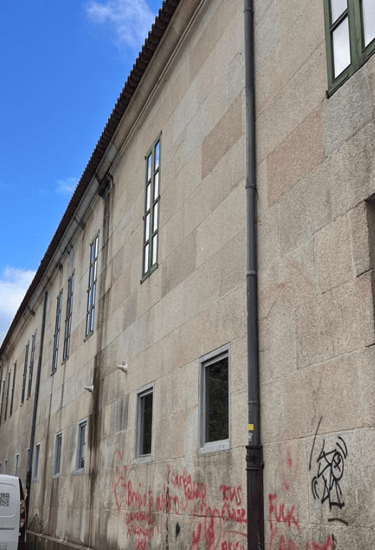 Mantenimiento de jardines y exteriores en Pontevedra. Desbroces, fincas, caminos, viales, piscinas.