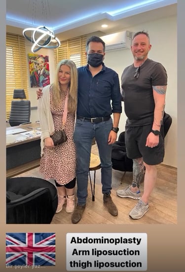 Patient and doctor souvenir photos