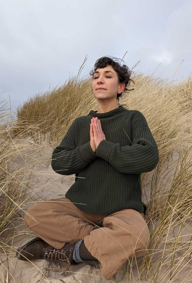 Chiara Riess meditierend