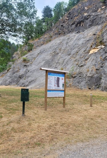 à 10mn a pied à Dourgne - mur d'escalade