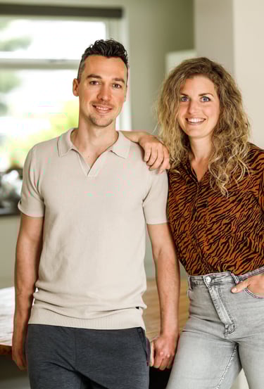 Laurens en Jacquelien lachen in de camera