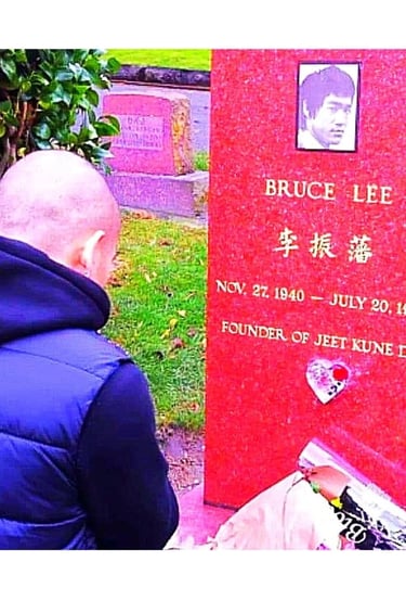 MARK RECAIDO PAYING RESPECTS TO BRUCE LEE!
